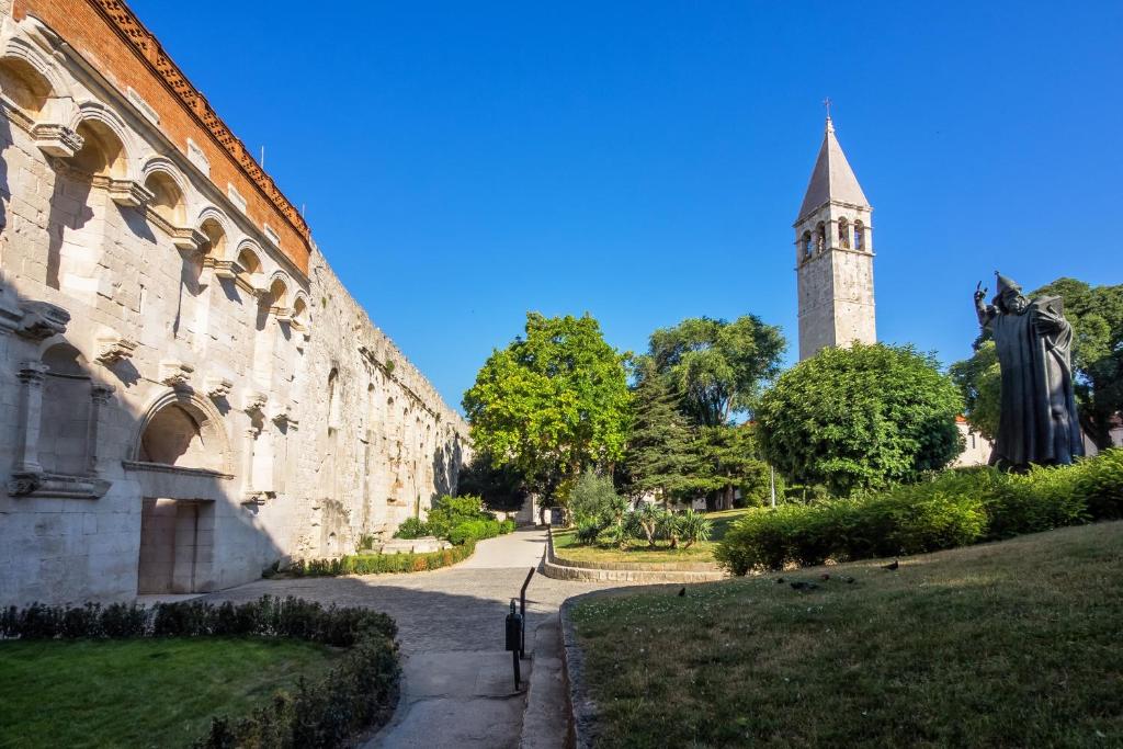 Miestna pamiatka v blízkosti apartmánu