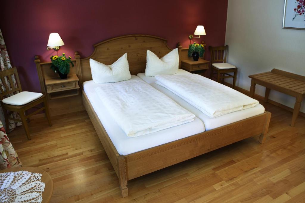 Postel nebo postele na pokoji v ubytování Gasthaus Sternen Post