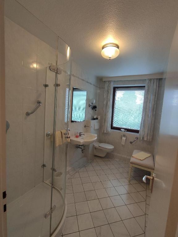 Koupelna v ubytování Condi Hotel