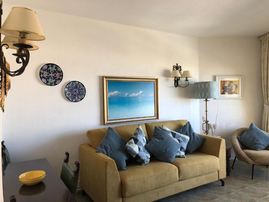 Posedenie v ubytovaní First Line, to the beach, 1 bed Apt , Sleeps