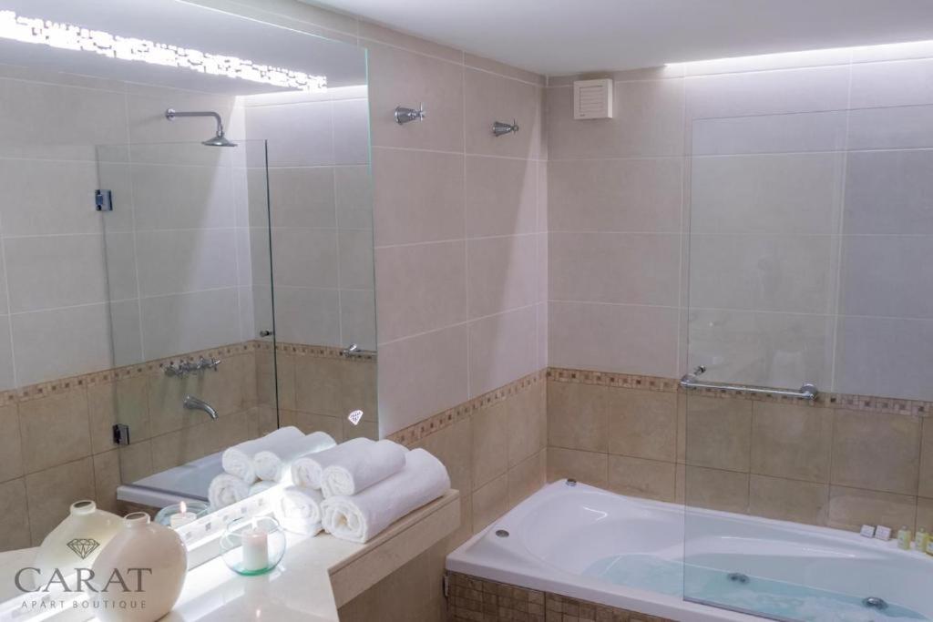 Carat Apart Boutique - 