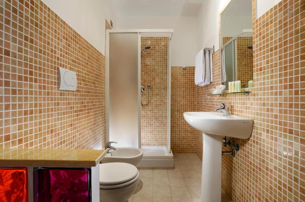 Łazienka w obiekcie AlbaDomus Affittacamere o GuestHouse