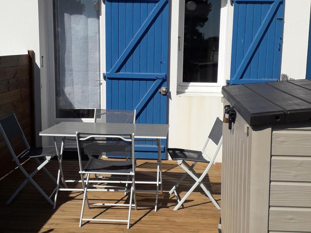 Photo de la galerie de l'établissement Maisonnette à 200m de la Plage et Forêt, Calme et Confort à La Faute-sur-Mer - FR-1-476-169, à La Faute-sur-Mer