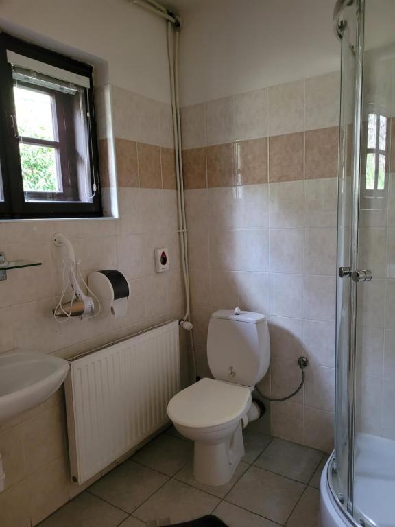 A bathroom at Penzion Klopacka