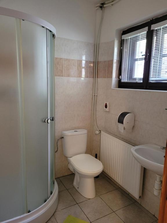 A bathroom at Penzion Klopacka