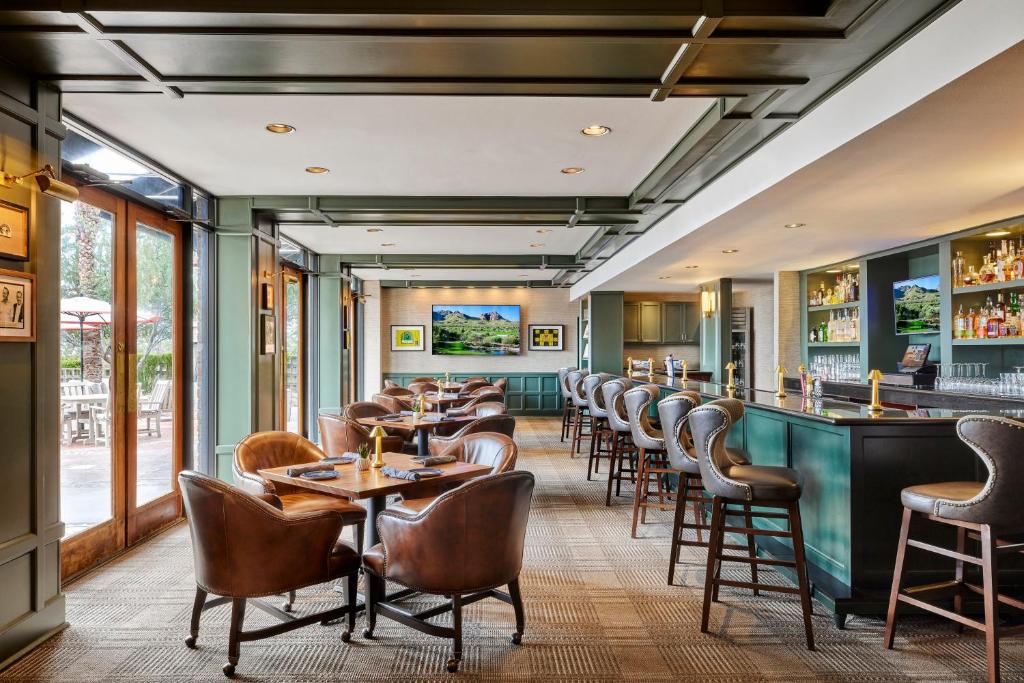 Restaurace v ubytování Omni Tucson National Resort & Spa
