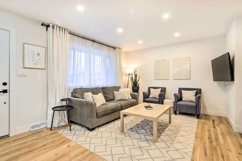 Bright and Modern Arvada Home with Yard and Patio, Arvada (updated