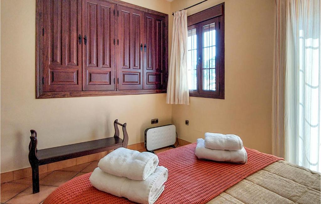 Posteľ alebo postele v izbe v ubytovaní Cozy Home In Grazalema With Wifi