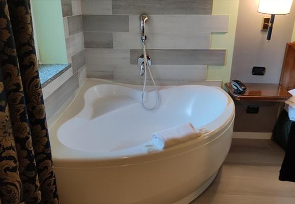 A bathroom at Hotel Don Carlo