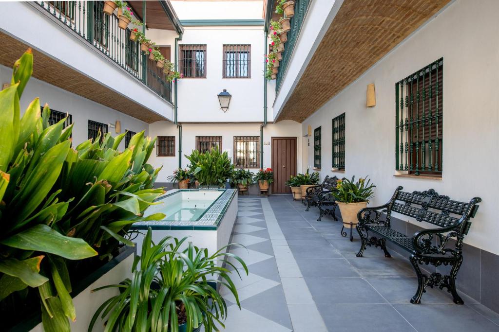 Booking.com: Triana Boutique Apartments by Hommyhome ...