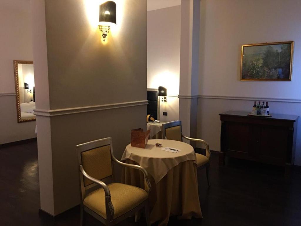 A seating area at Hotel Don Carlo