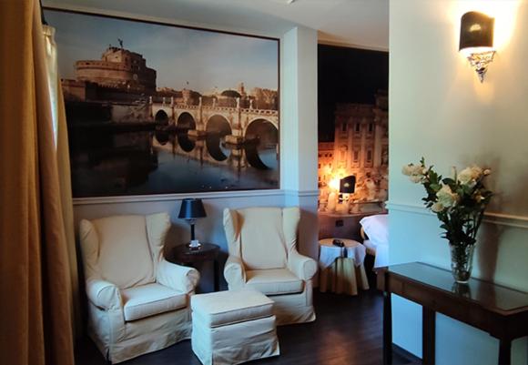 A seating area at Hotel Don Carlo