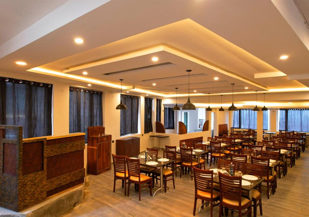 Restaurace v ubytování Lazo Eucy Paradise ,Kodaikanal