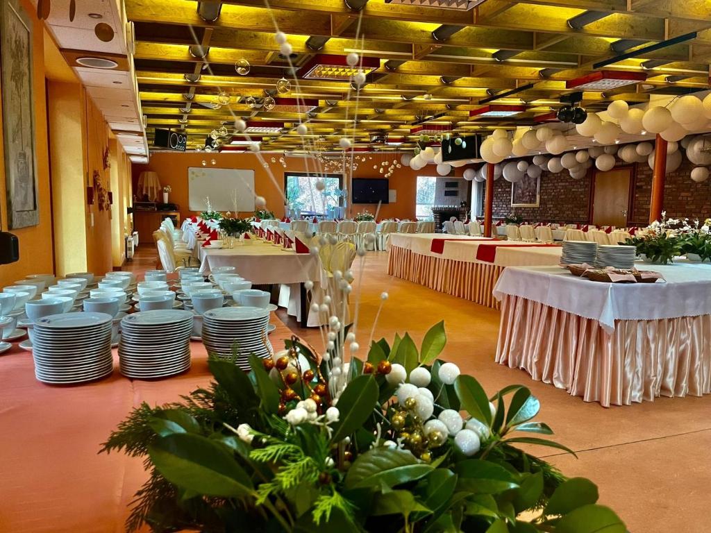 Restaurace v ubytování Ośrodek Wypoczynkowy MAX