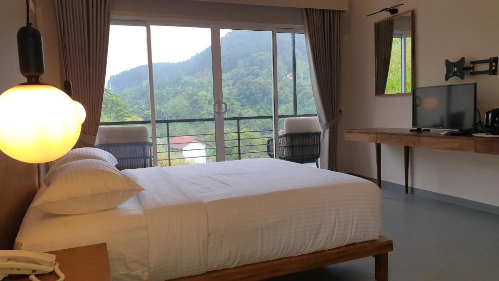Nespecifikovaný výhled na hory nebo výhled na hory při pohledu z hotelu