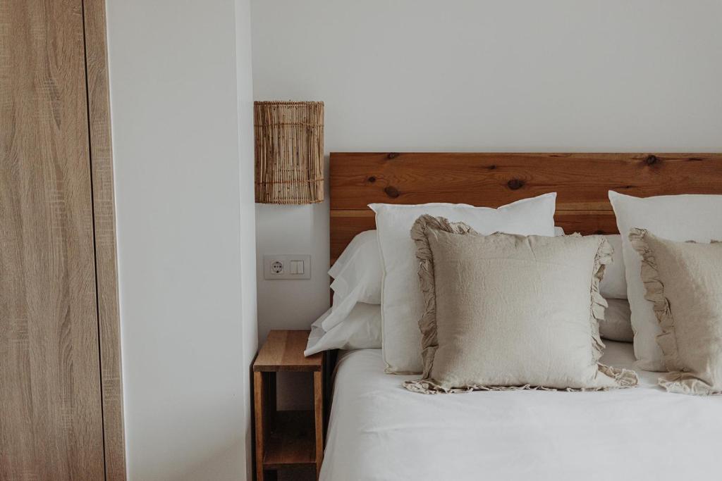 Postel nebo postele na pokoji v ubytování Noctis Hotel