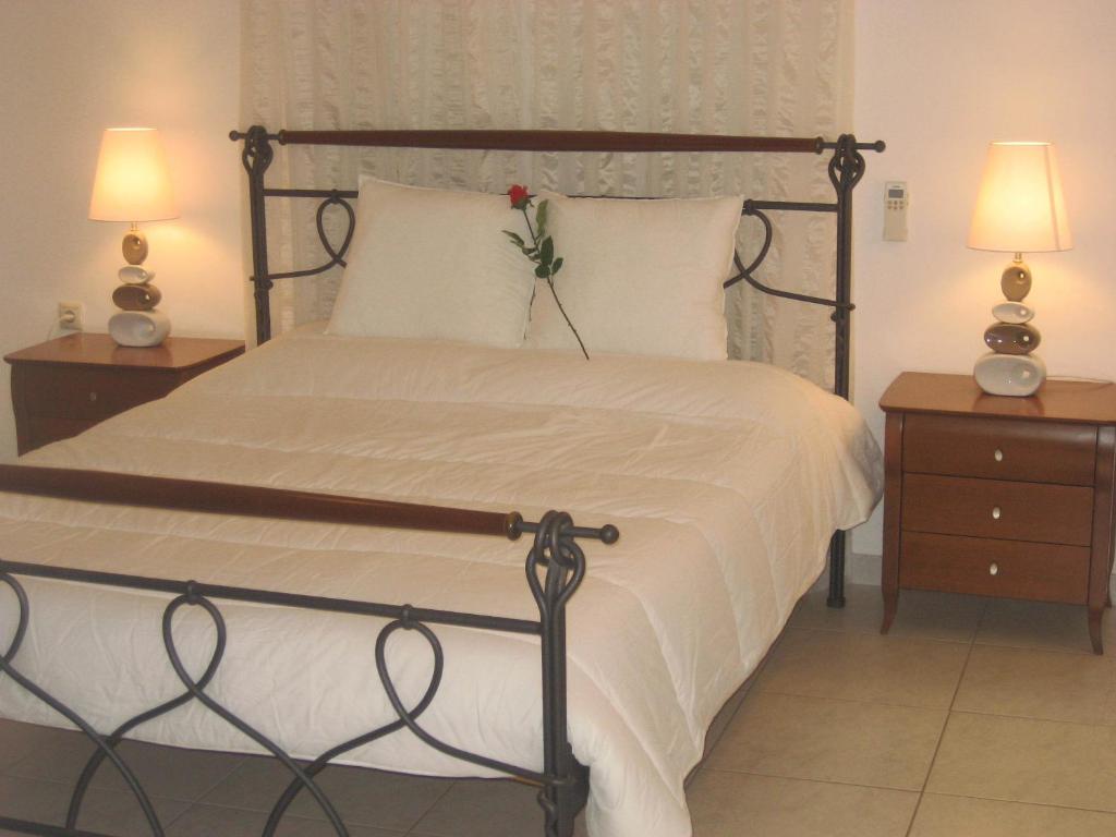 Postel nebo postele na pokoji v ubytování Mythos- Platanias- Hotel -Apts
