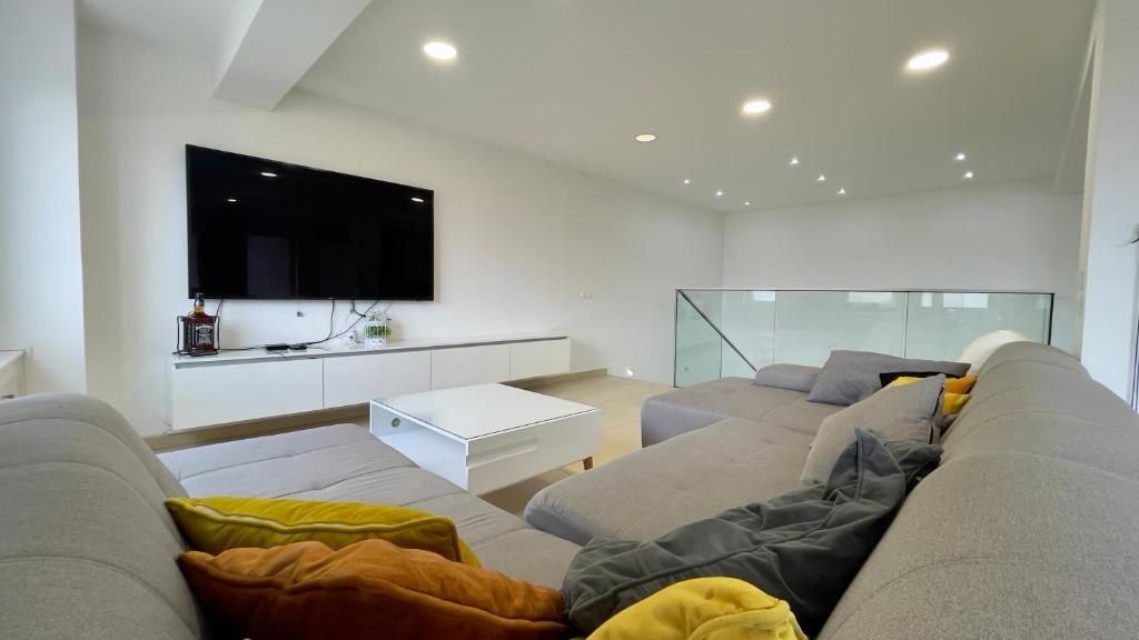 Luxury Apartments DS II