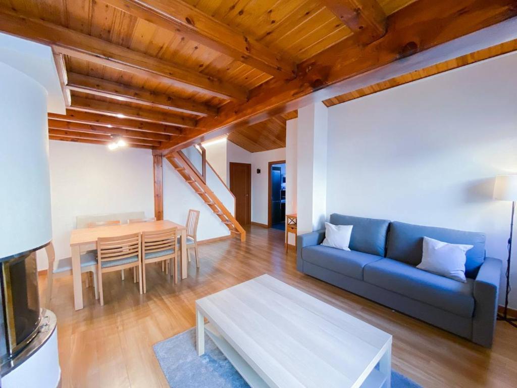 Setusvæði á Elegante Ático Encamp - FREE Parking Wifi SmartTv - Con altillo y 2 baños completos! l by BonesVacances