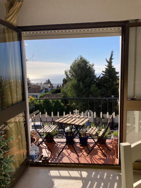 Fotografie z fotogalerie ubytování Espacioso apartamento de dos dormitorios en Mijas v destinaci Mijas