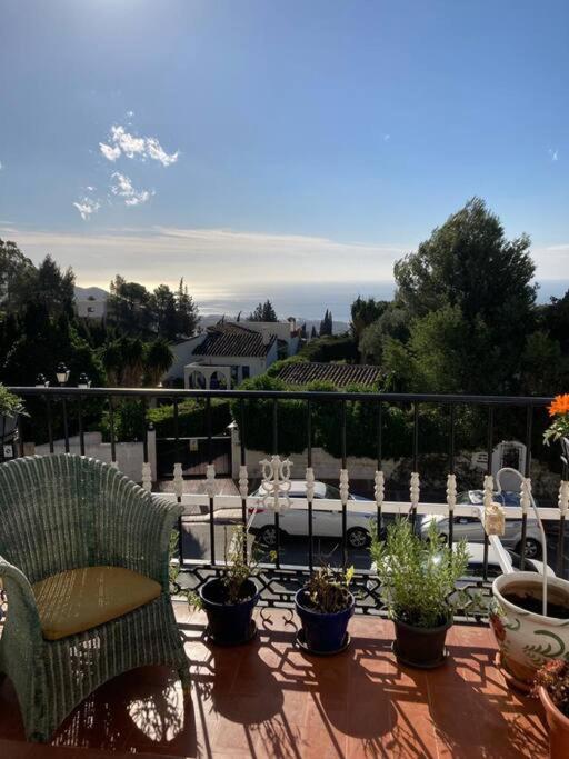 Fotografie z fotogalerie ubytování Espacioso apartamento de dos dormitorios en Mijas v destinaci Mijas