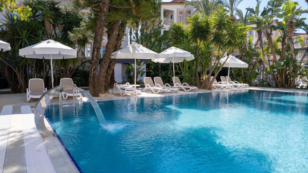 Bazén v ubytování Side Village Family Suite - All Inclusive nebo v jeho okolí