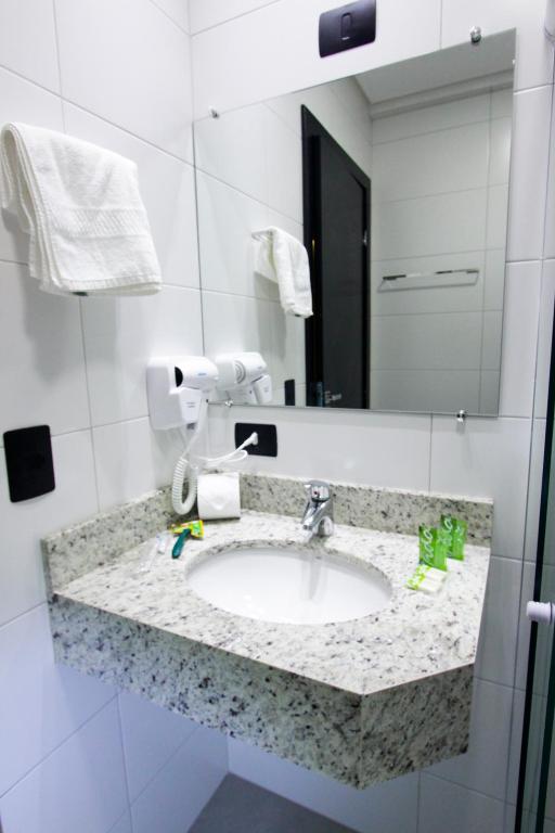 Koupelna v ubytování NEO PARK HOTEL