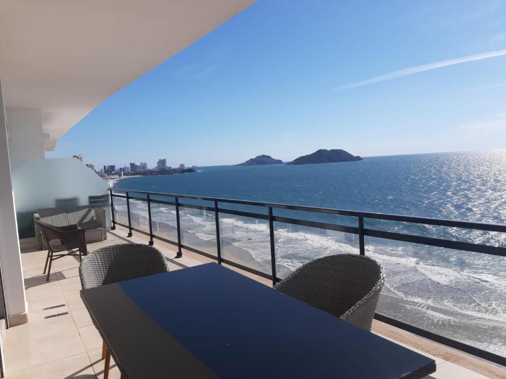 New Beautiful Modern Beach condo in Pearl Tower, at Cerritos Beach