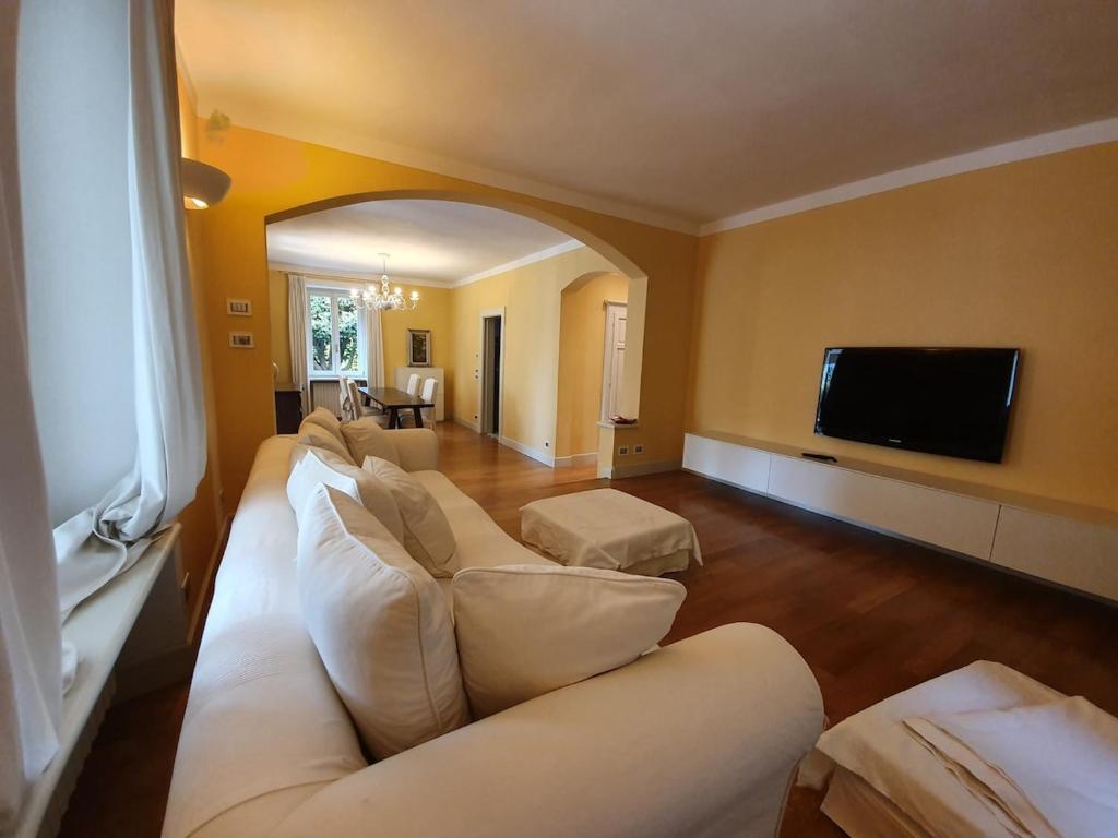 Telewizja i/lub zestaw kina domowego w obiekcie Villa Rita