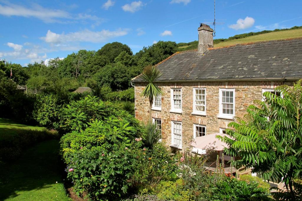 Manor Farmhouse, Dartmouth (updated prices 2024)