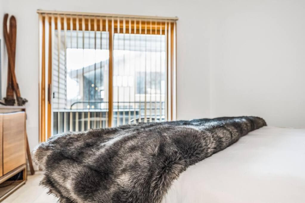 Luxe Deer Valley Condoにあるベッド