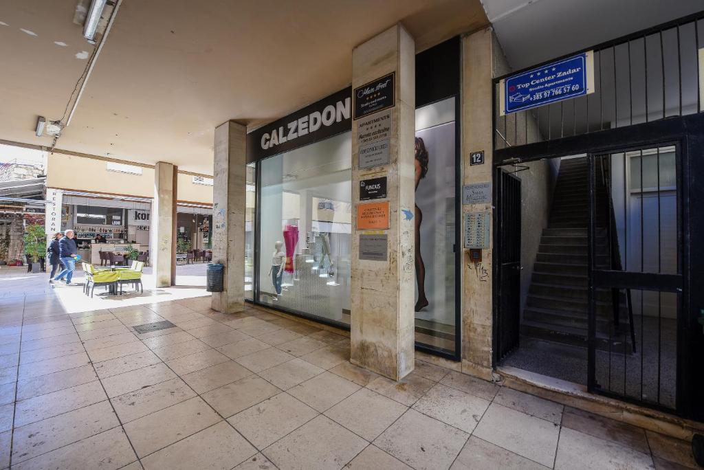 Aura Exclusive Apartment & Room - 13