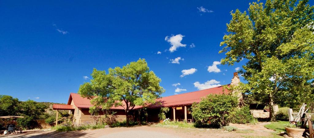 Tòa nhà nơi nhà nghỉ dưỡng tọa lạc