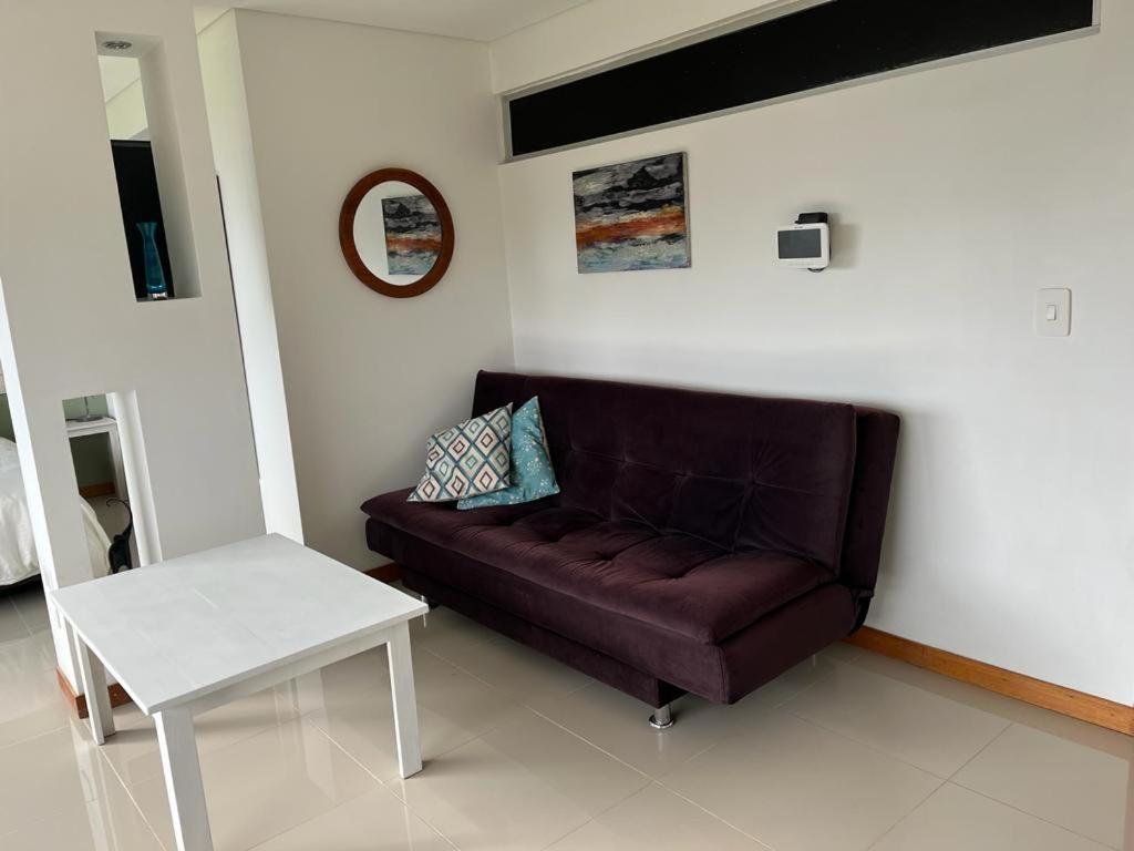 Posezení v ubytování LLanogrande Apartamento Estudio Puerto Bulevar