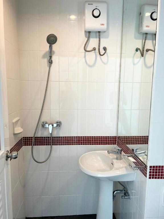 Koupelna v ubytování Hotel premier