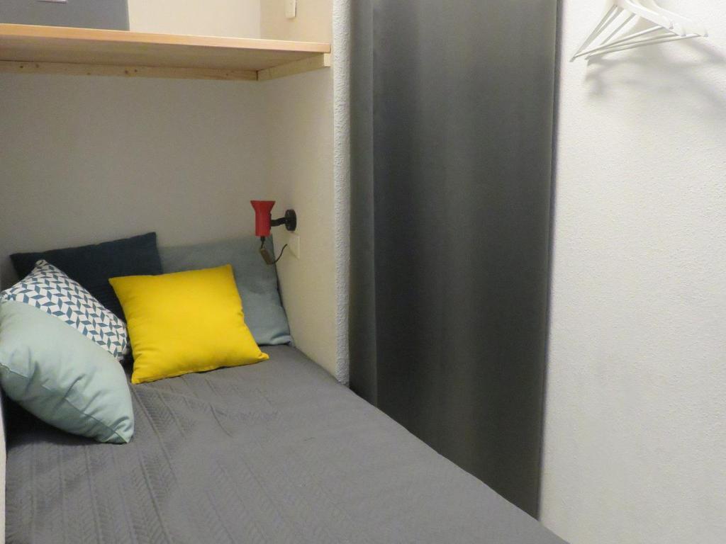 Zdjęcie z galerii obiektu Studio Cabine à Sète avec Loggia Vitrée - Proche Plages et Commerces - 3 Pers - Parking Inclus - FR-1-472-184 w mieście Sète