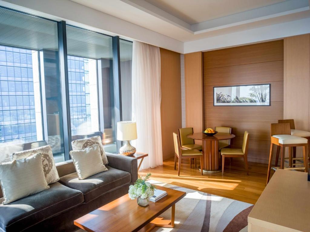 Posezení v ubytování InterContinental Hotel Osaka by IHG