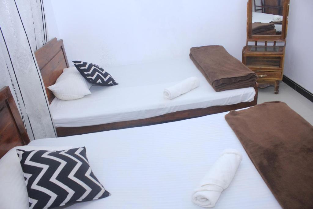 King's Hill Hotel - Budget Twin Room