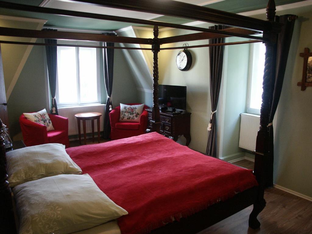Un pat sau paturi într-o cameră la Edinburgh