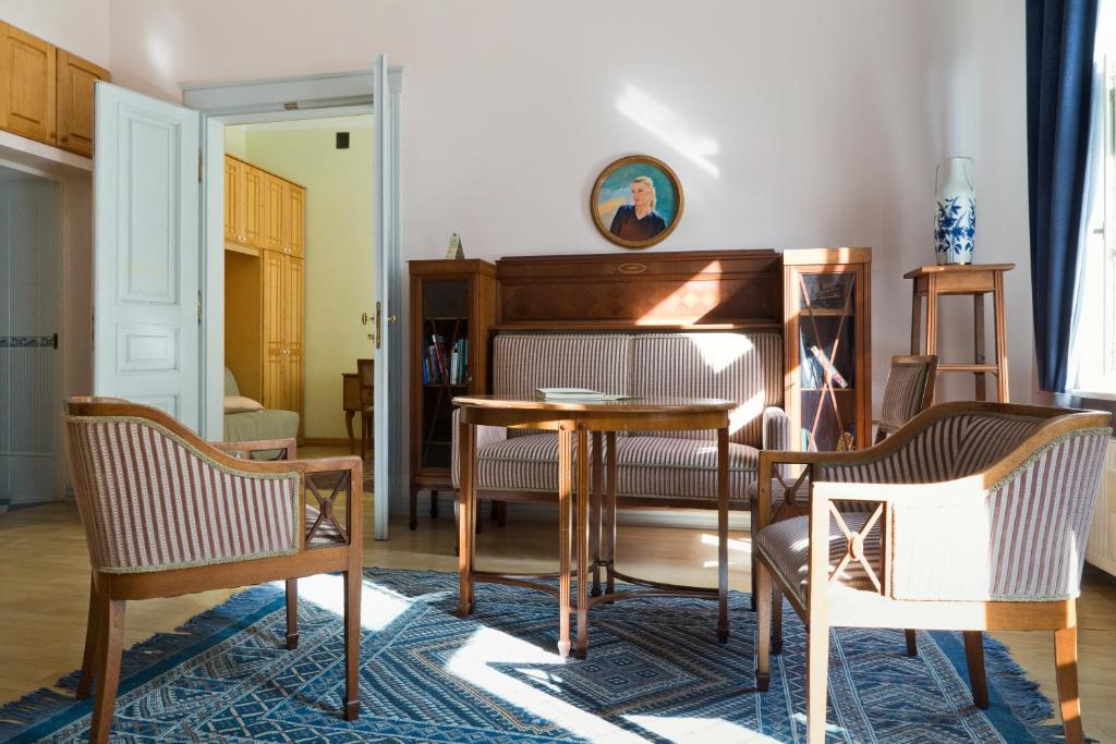 Chopin Boutique - Resim 6