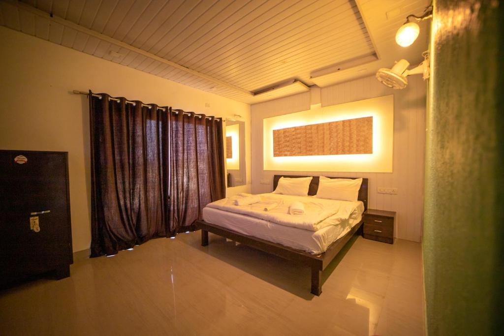 Hotel Orchid Palace, Mahabaleshwar (updated prices 2024)