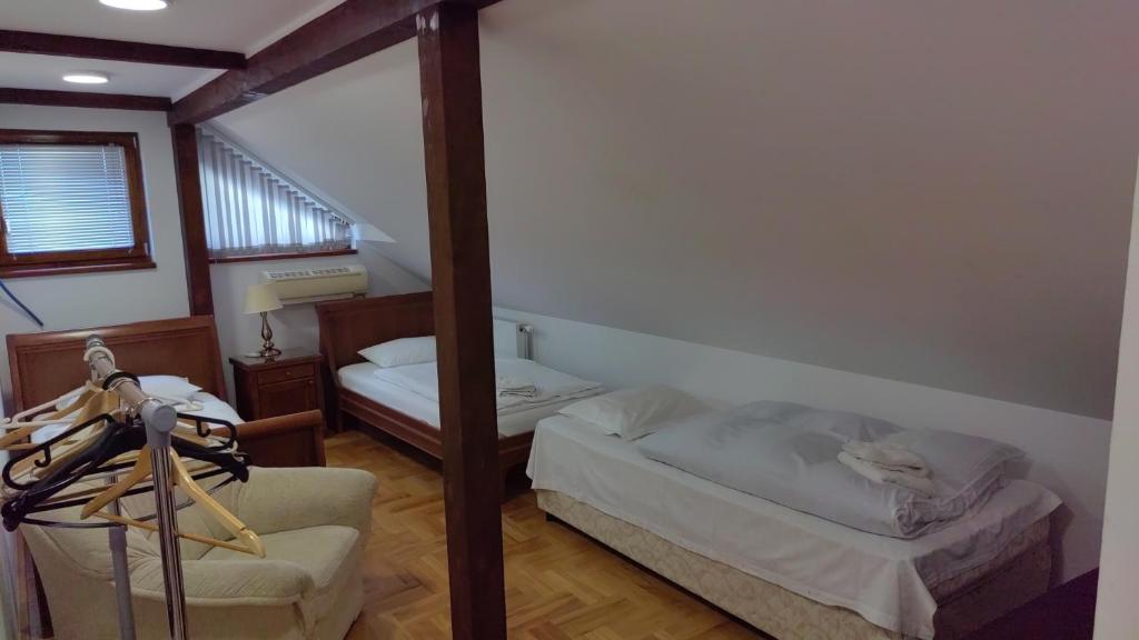 Mladenovic apartments - Desván