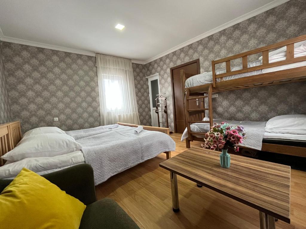 Postel nebo postele na pokoji v ubytování Hillside Guesthouse