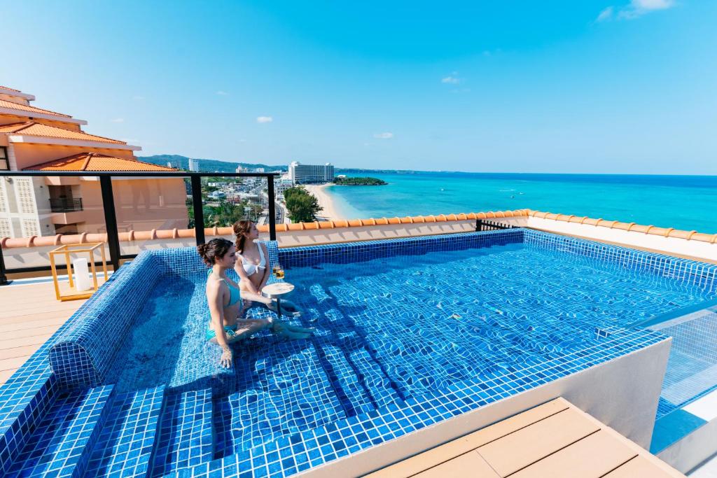 Bazén v ubytování AQUASENSE Hotel & Resort nebo v jeho okolí
