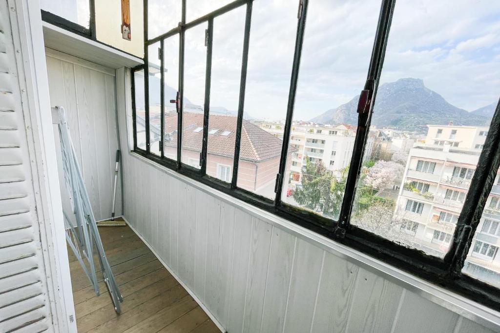 Výhľad na hory alebo výhľad na hory priamo z apartmánu