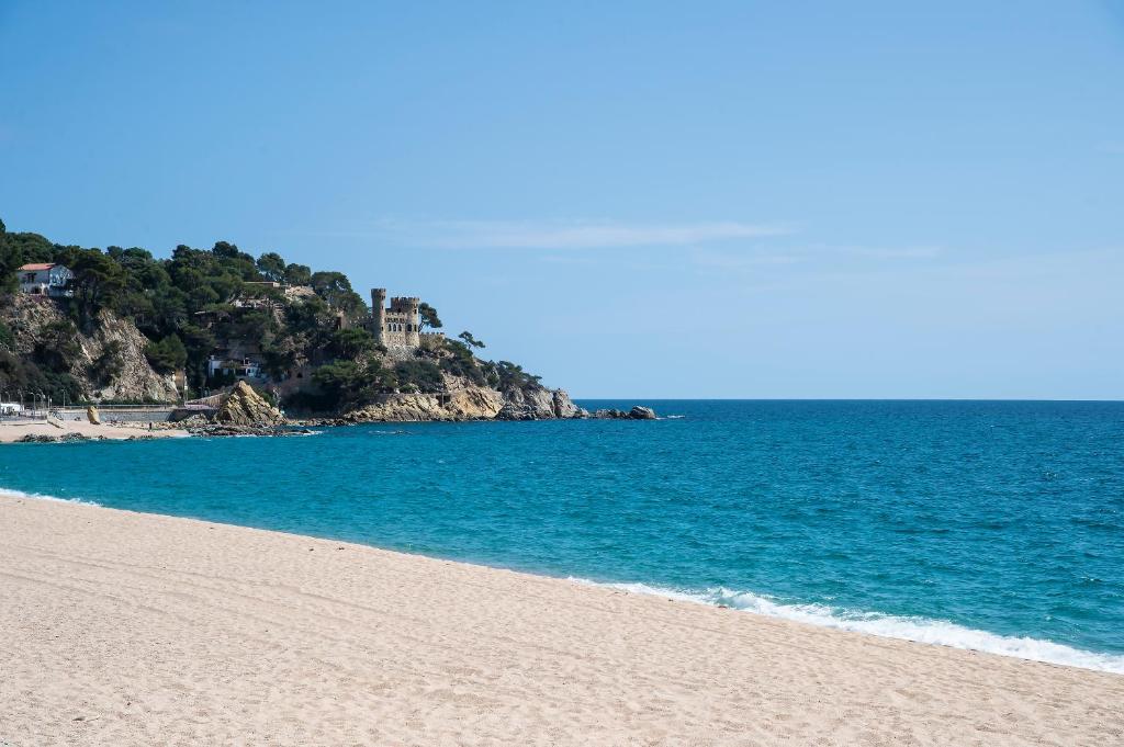 Hotel Lloret Santa Rosa by Pierre & Vacances, Lloret de Mar ...