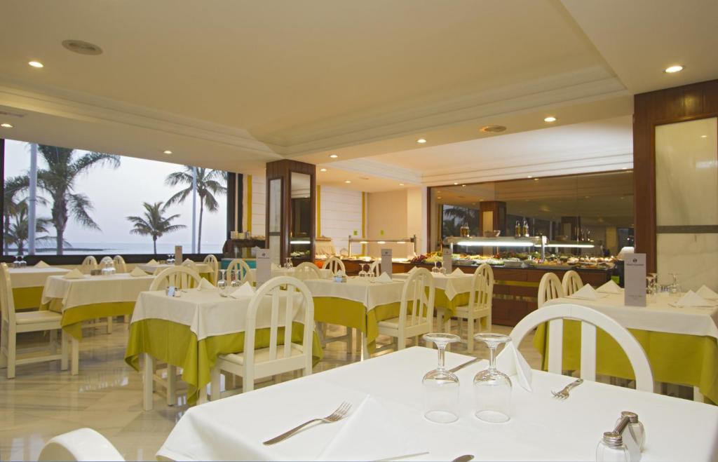 Restaurace v ubytování Hotel Lancelot