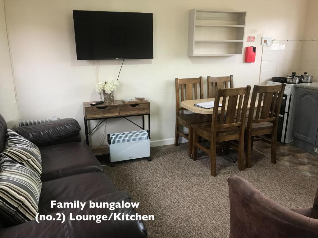Court Farm Holiday Bungalows Ltd - 