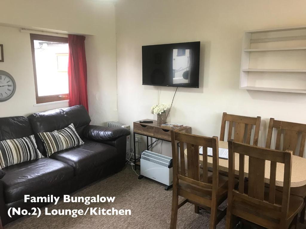 Court Farm Holiday Bungalows Ltd - Family Bungalow (5 Volwassenen)