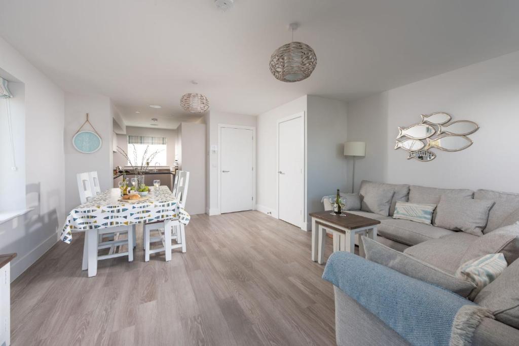 Wish You Were Here, Crantock - Two-Bedroom House